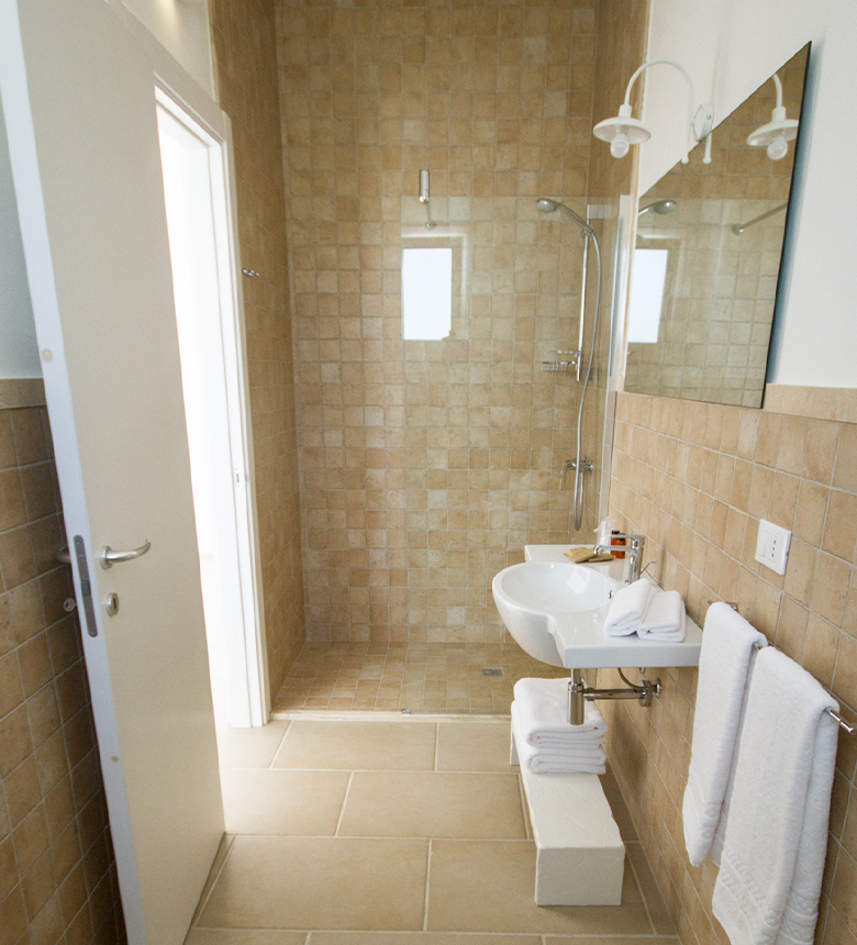 camera bagno la turrita masseria otranto salento agriturismo guesthouse vino libri camere prenotazione booking metropolitan adv agenzia comunicazione galatina
